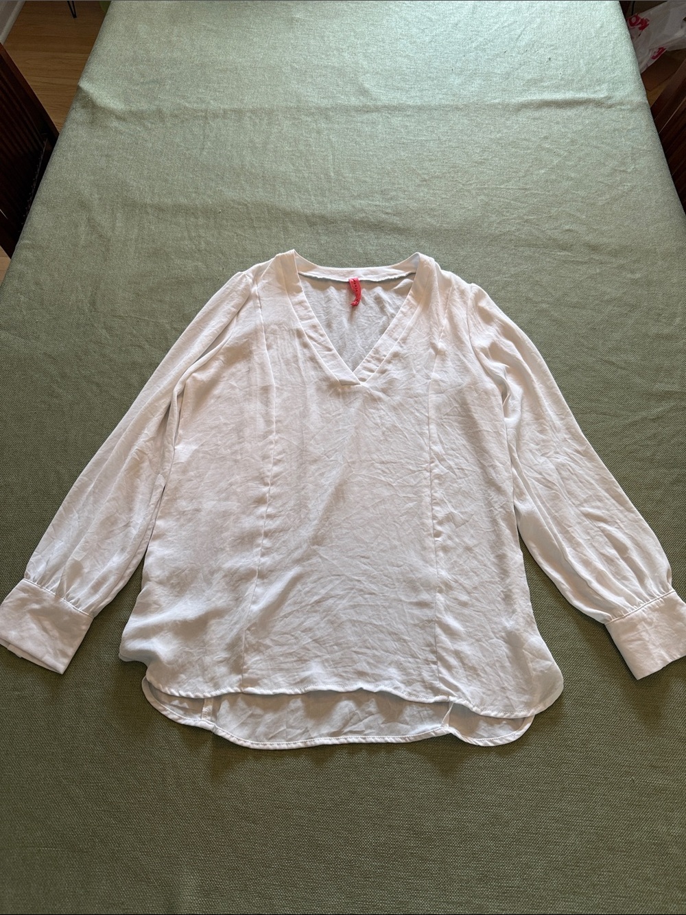 Eight Sixty White V-Neck Long Sleeve Blouse